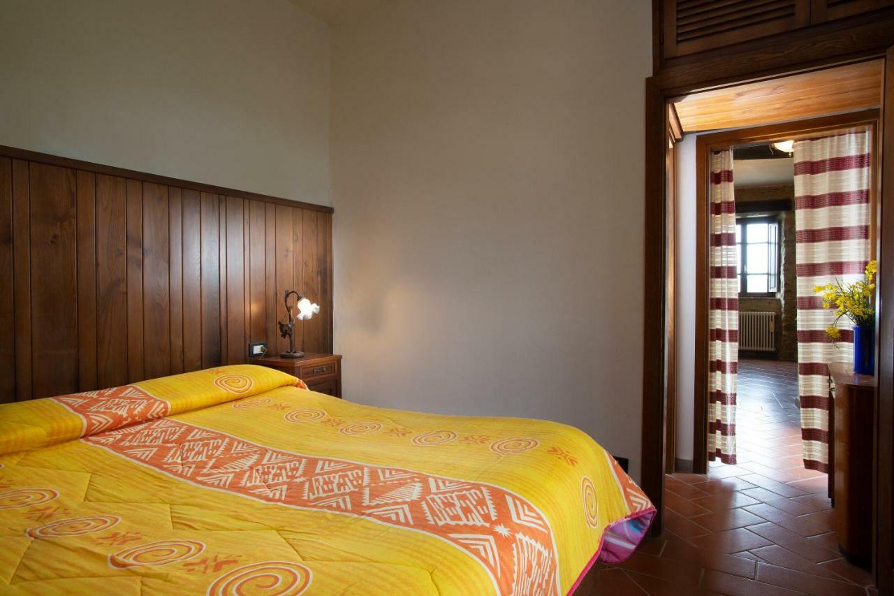 Castello Di Cisterna Apart otel Gaglietole Dış mekan fotoğraf